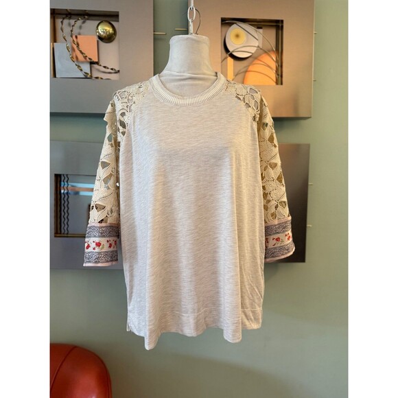 Anthropologie Tiny top - Picture 3 of 12